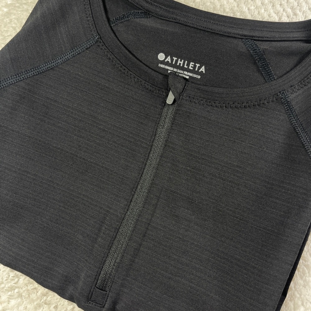 Athleta Long Sleeve 1/4 Zip Top Black Athletic Workout Pullover Thumb Holes Sz M